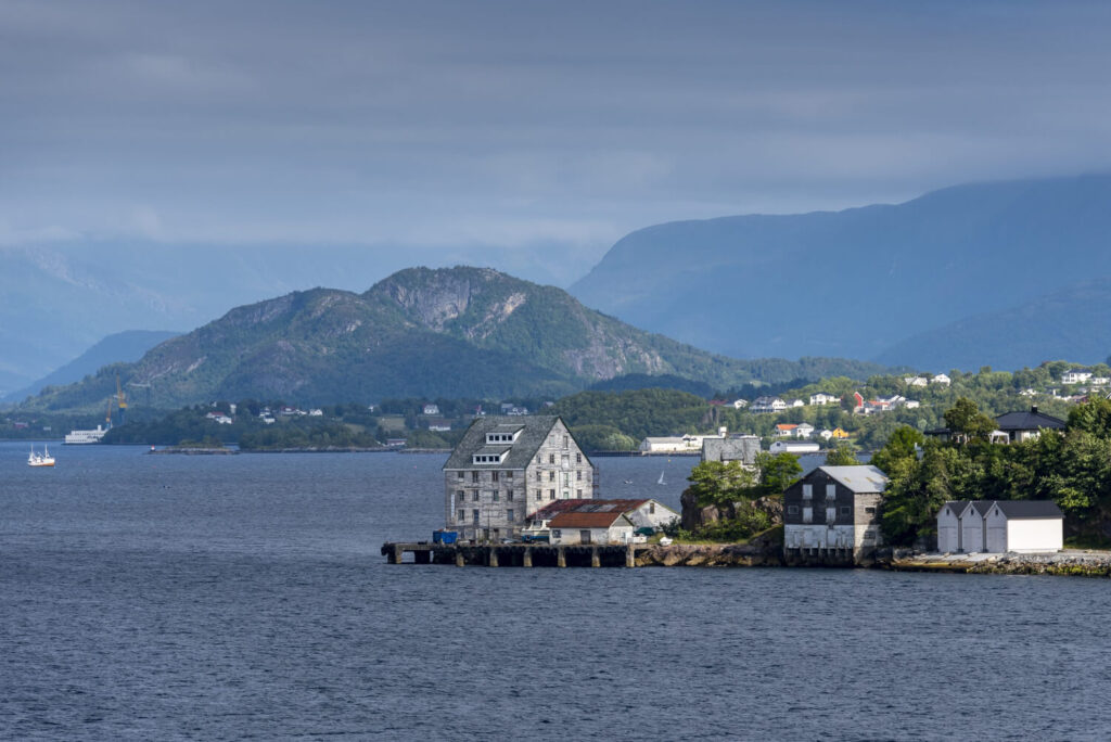 CAN I STUDY IN NORWAY IN ENGLISH visual data 5